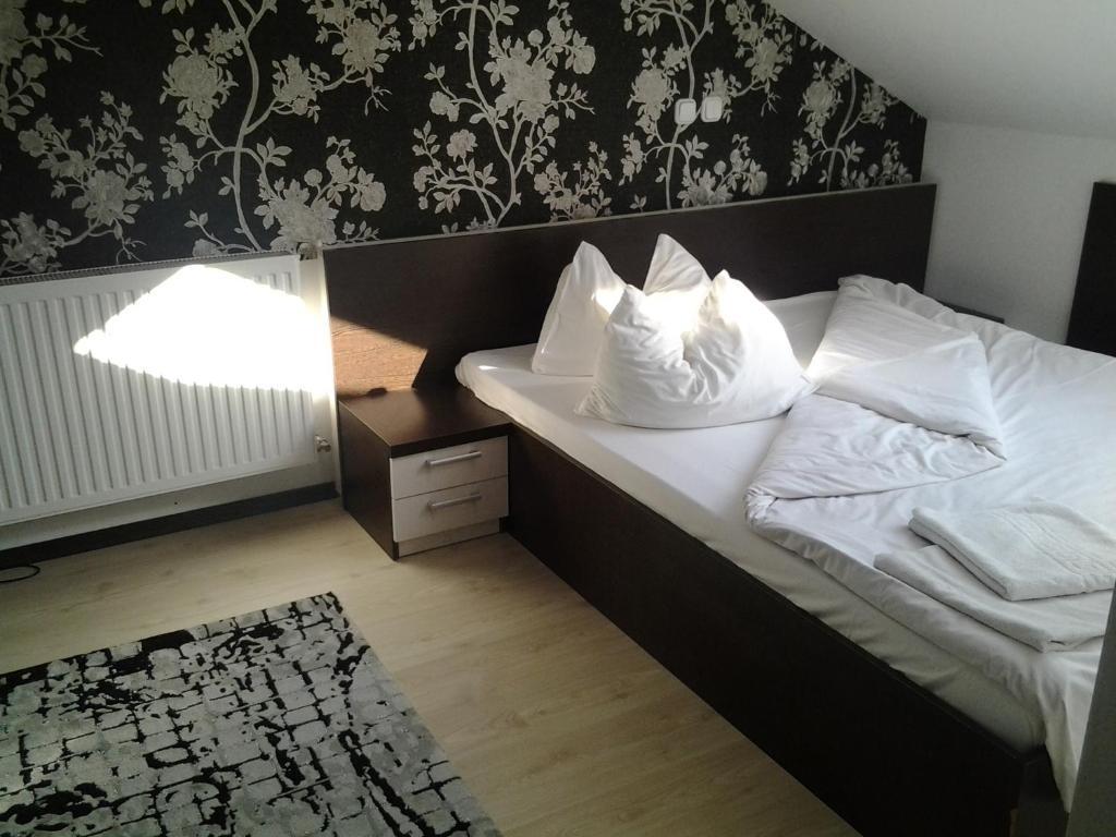 Pension Rozeclas Oradea Dış mekan fotoğraf